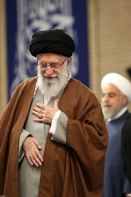 تصاویر دیدار مسئولان نظام، مهمانان کنفرانس وحدت و سفرای کشورهای اسلامی با رهبری