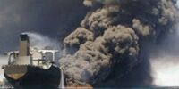 لحظاتی از اصابت موشک نیروی دریایی سپاه به نفتکش آمریکایی+فیلم
