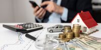 طلا و دلار؛ صدرنشین بازارهای جذاب برای سرمایه‌گذاری تا پایان سال | نظری: خروج سرمایه از کشور تداوم دارد | احمدزاد: مسکن برای ریسک گریزها بازار مناسبی است