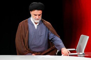 نماینده تندرو به پزشکیان: منظورتان از اینکه الان باید جنگ را پایان دهیم، چیست؟/ به ترامپ و نتانیاهو التماس کنیم که جنگ را تمام کنند؟