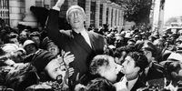 محمود کاشانی: ادعای کودتا با روایت من از 28 مرداد سازگار نیست | پس از انتصاب زاهدی به نخست‌وزیری، مصدق نامه 23 مرداد به شاه را با واژه «چاکر» امضا کرد 