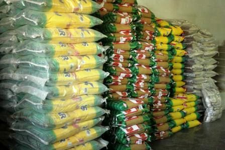 ترخیص ۲۵ هزار تن برنج از گمرک
