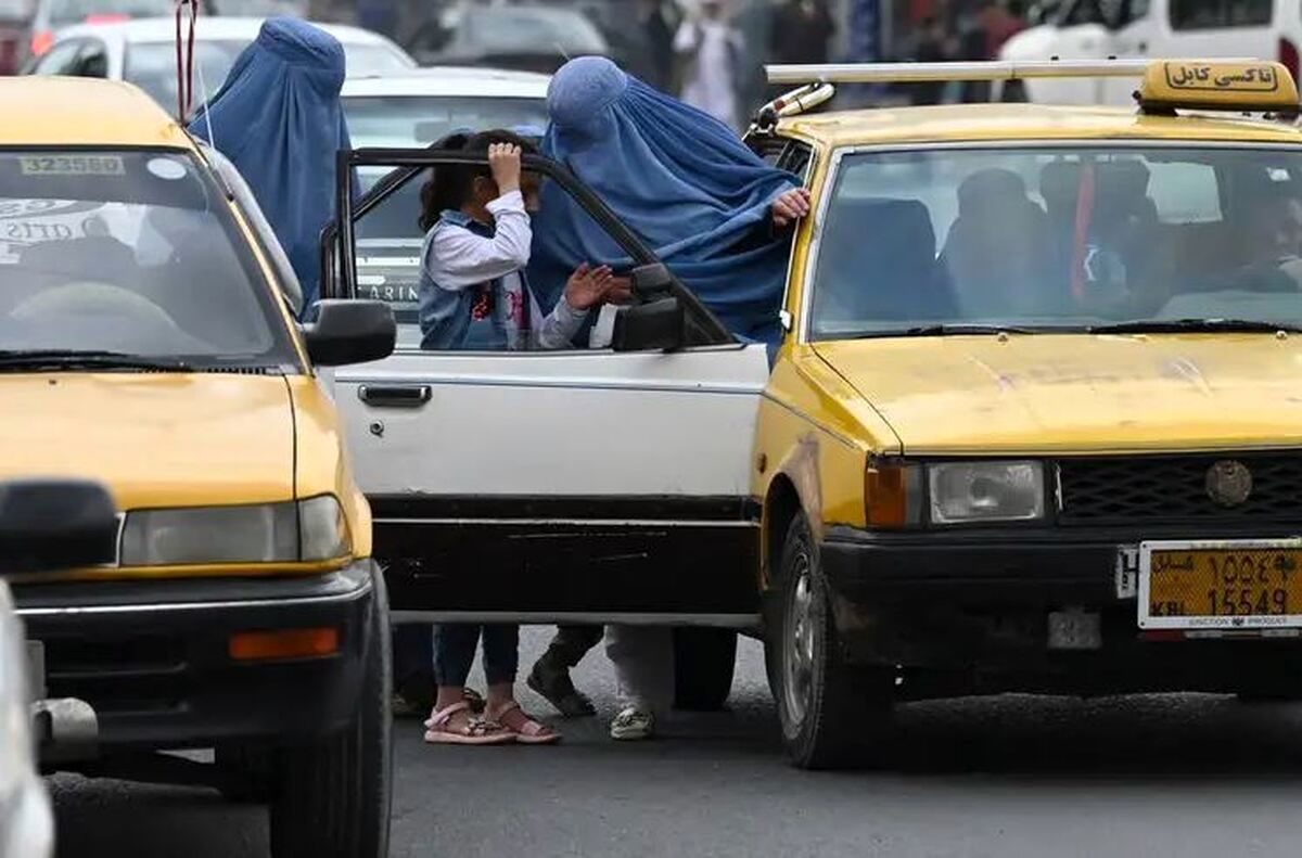 پیام طالبان به رانندگان تاکسی/ زنان روبند نداشته باشند؛ مجازات می‌شوید