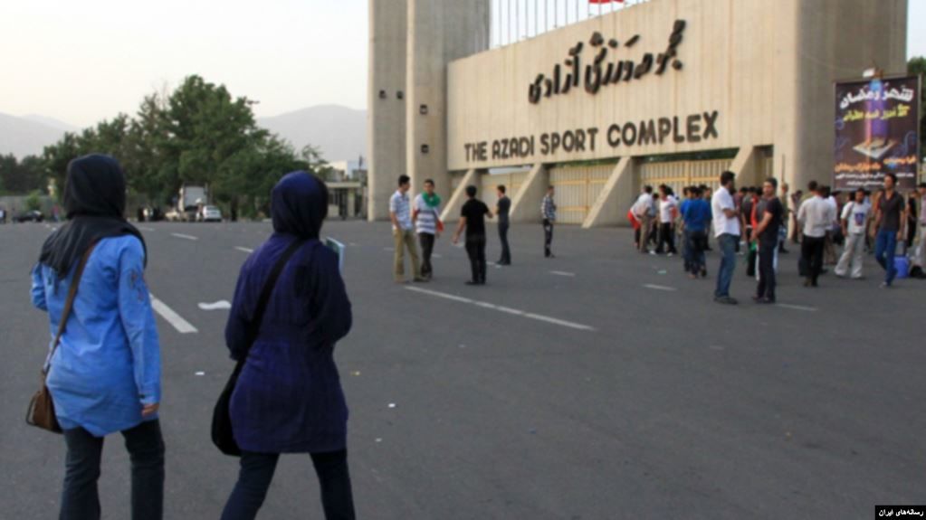 پای زنان به سکو‌های لیگ برتر فوتبال ایران باز می شود؟