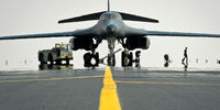 آمریکا با بمب‌افکن‌های بی-۱بی به سوریه و عراق حمله کرد