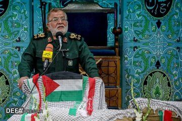 سرلشکر ایزدی: توان موشکی ما اعجاب کارشناسان جهانی را در پی داشته است