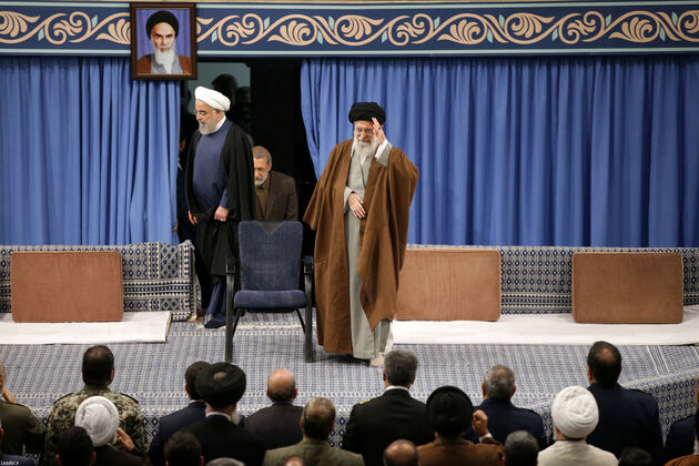 تصاویر دیدار مسئولان نظام، مهمانان کنفرانس وحدت و سفرای کشورهای اسلامی با رهبری