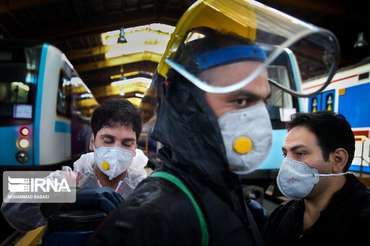 ​جلوگیری از ورود شهروندان بدون ماسک به مترو