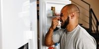  ۹ ترفند فوری برای از بین بردن بوی بد یخچال