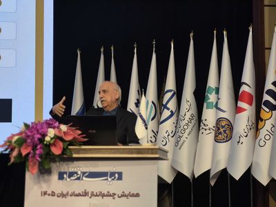 عبده‌ تبریزی: ایران در مقطع حساسی قرار دارد | بانک‌ها کارخانه تولید پول نیستند، کارخانه تخصیص کارآمد سرمایه هستند | تصمیم‌های پیش‌رو می‌تواند مسیر آینده اقتصاد ایران را تعیین کند