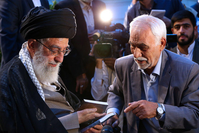 حاشیه های خواندنی از دیدار رمضانی شاعران با رهبر معظم انقلاب اسلامی