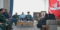  وزیر دفاع با خانواده شهیدان رشید و محرابی دیدار کرد