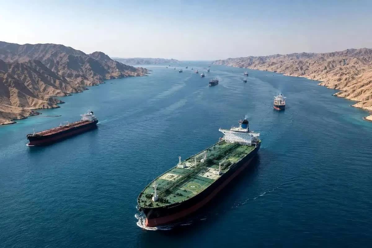 توقیف نفتکش اماراتی هنگام عبور از تنگه هرمز