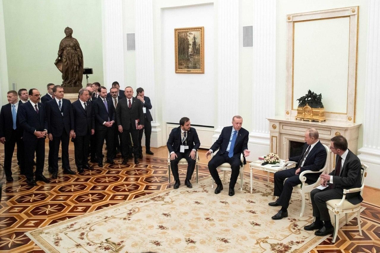 فیلم | انتظار طولانی اردوغان و هیأت ترکیه‌ای برای دیدار با پوتین