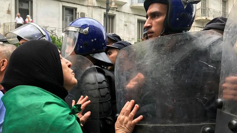 الجزایر؛ ۲ کشته در درگیری بین پلیس و معترضان