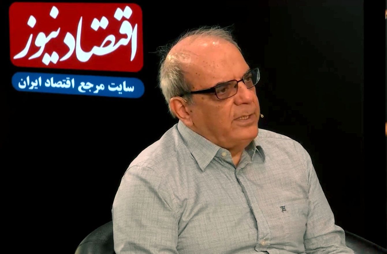 عباس عبدی: مخالف هرگونه فروپاشی یا تغییرات تند و رادیکال هستم | خواهان عدم تحقق پیش بینی‌ام درباره سال 1405 هستم زیرا... | اطلاعات پشت پرده در ایران بی ارزش و غیرقابل اعتماد است