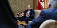 احترام جالب توجه دیپلمات ایرانی برای پرچم مقدس کشورمان + عکس