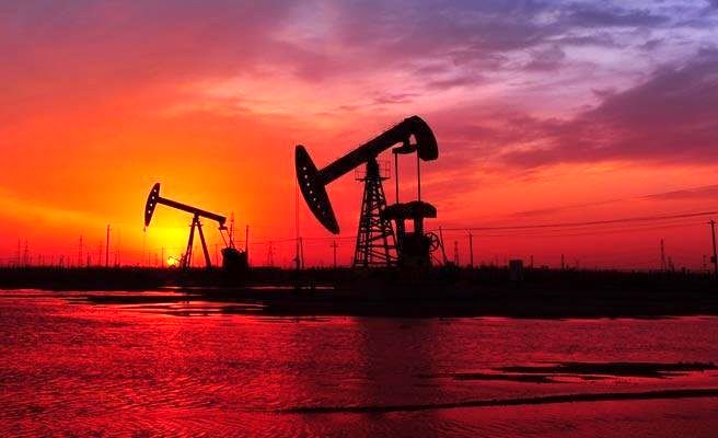 سقوط آزاد قیمت نفت ؛ هر بشکه نفت سنگین ایران زیر ۱۵ دلار+جدول
