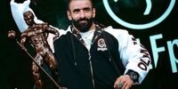 پست تلخ هادی چوپان با لباس محلی غوغا کرد