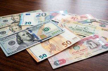 بازدهی بازار ارز در هفته رکوردشکنی قیمت‌ها | دلار ۲۰ هزار تومان رشد کرد | درهم صدرنشین شد | پیش‌بینی دلار در هفته آینده