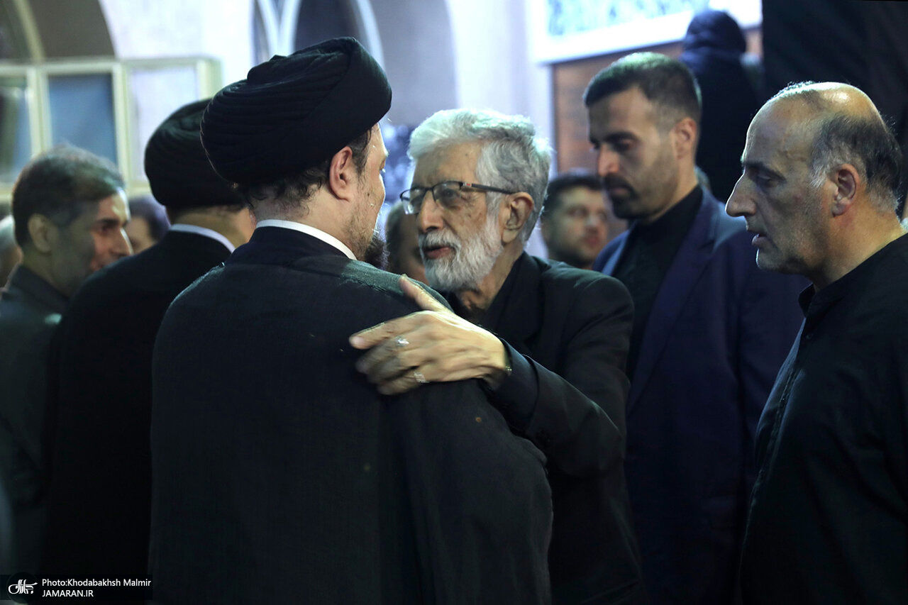 سید حسن خمینی در آغوش حدادعادل/ گپ و گفت ناطق نوری و حدادعادل شکار عکاسان شد/ نقویان هم بود+ تصاویر