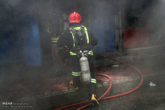 تصاویر آتش سوزی گسترده در پاساژ رضوان اهواز