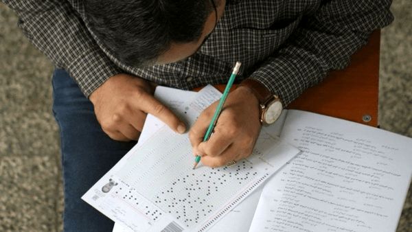  اطلاعیه تکمیلی نحوه تداوم آموزش و زمان برگزاری کنکور ۱۴۰۵ به‌زودی منتشر می‌شود