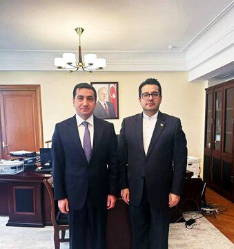 دیدار سفیر ایران با دستیار رئیس‌جمهور آذربایجان 