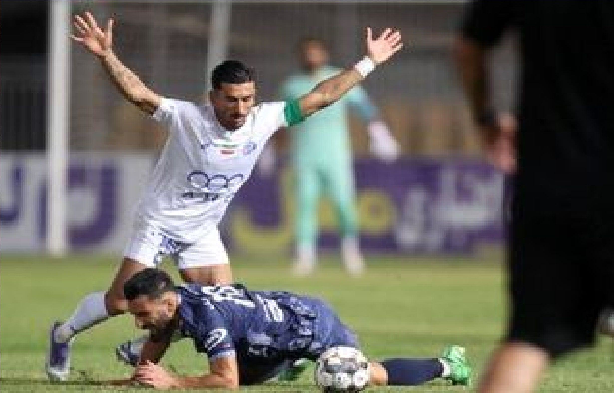 کامنت طنزآمیز «علیرضا بیرانوند» برای یک استقلالی + عکس