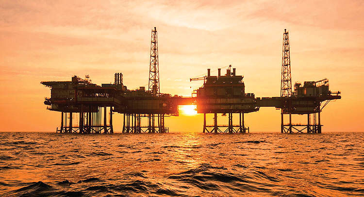 اقدام غیر منتظره عربستان در تعیین قیمت رسمی نفت خام