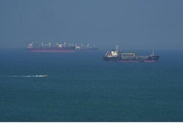 رویترز: آمریکا تلاش می‌کند که کشورهای دیگر را به حضور نظامی در تنگه هرمز ترغیب کند