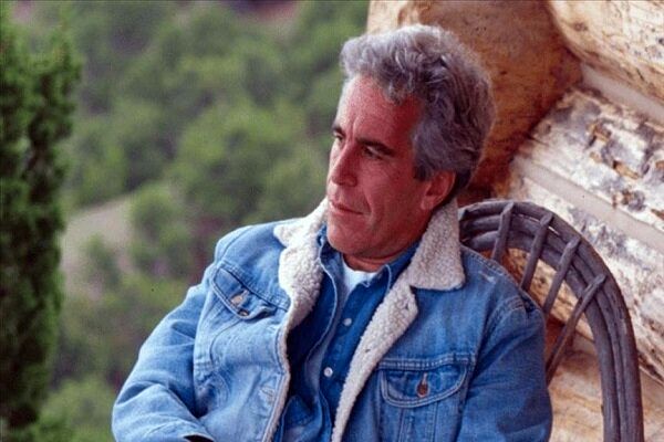 افشای اسناد جدید از پرونده جنجالی اپستین/ وکیل او چه کسی بود؟