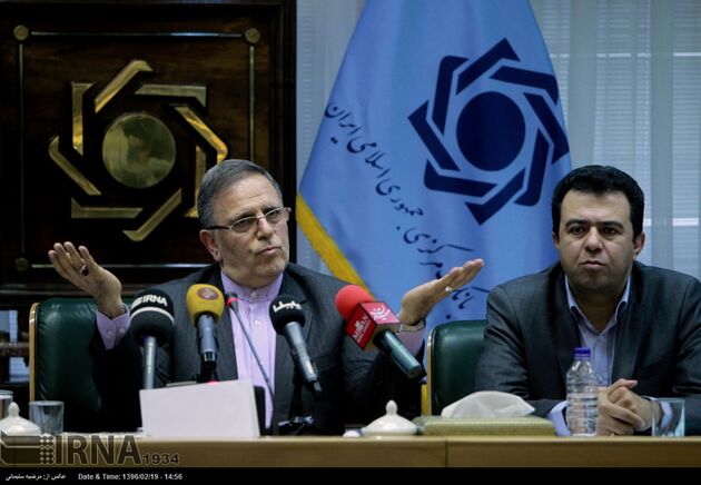 نشست مطبوعاتی رئیس کل بانک مرکزی
