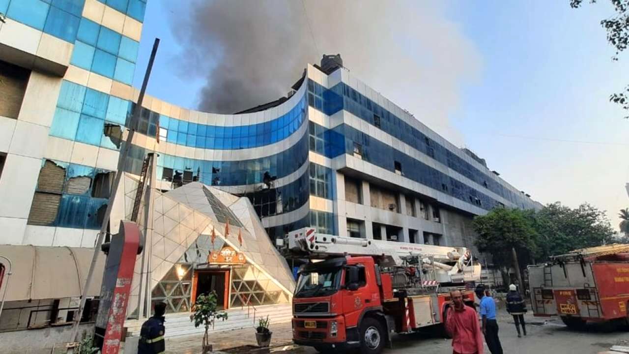 ۱۰ کشته بر اثر آتش سوزی در بیمارستان کرونایی هند