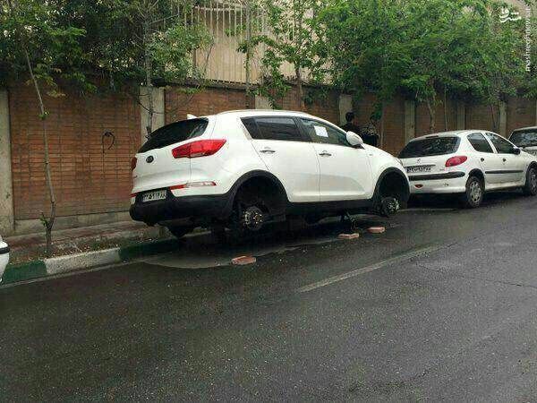 افزایش لاستیک دزدی از خودروهای لوکس در تهران + عکس