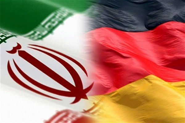 دیدار همتی و سفیر آلمان در ایران