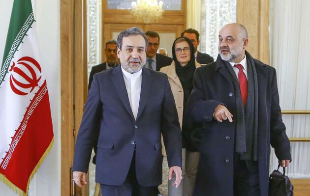 چهره عبوس عراقچی در دیدار با همتای لهستانی