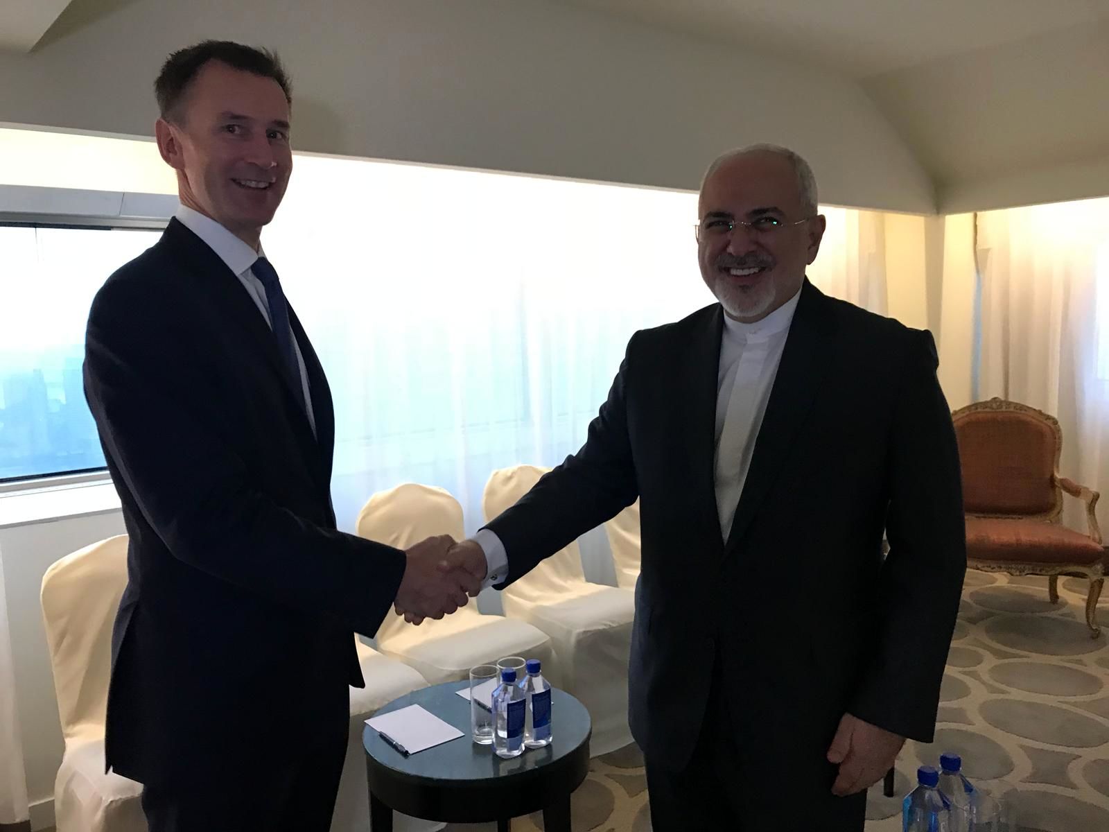 ظریف با وزیر خارجه انگلیس رایزنی کرد
