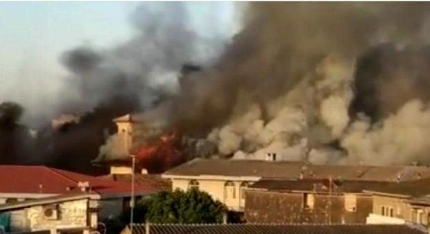 آتش سوزی گسترده در مسجد جامع ساری(عکس)
