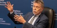 اقتصاد در کلاس درس دونالد بودرو؛ چهار دهه تلاش یک اقتصاددان برای واکسینه کردن ذهن دانشجویان | اقتصاد، علمی برای زندگی است