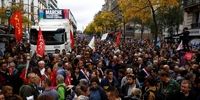 تظاهرات گسترده در پاریس علیه گرانی / برنده نوبل در صف اول