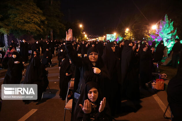 مشهد عبادت احیا