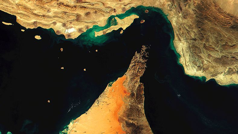 پیشنهاد کیهان برای خلیج فارس و تنگه هرمز: جنگ نفتکش‌ها