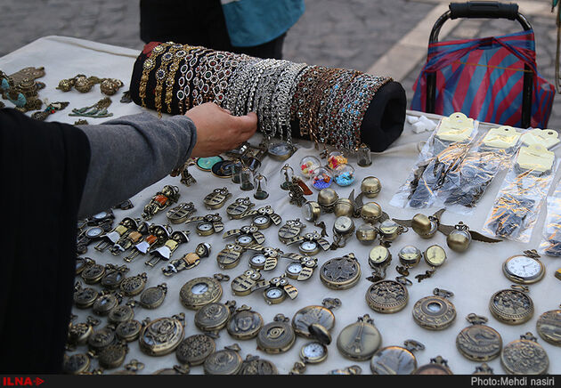 دستفروشی در خیابان ناصرخسرو