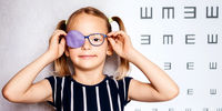 نکات مهم و راه درمان برای تنبلی چشم کودکان 