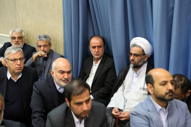 تصاویر دیدار مسئولان نظام، مهمانان کنفرانس وحدت و سفرای کشورهای اسلامی با رهبری