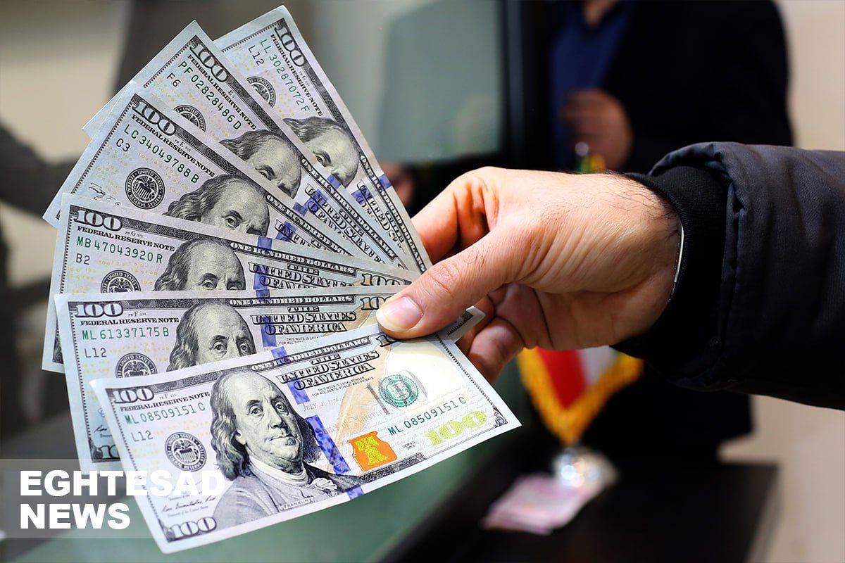 ریزش قیمت طلا و سکه در بازار / آخرین وضعیت قیمت دلار در بازار امروز 9 اسفند