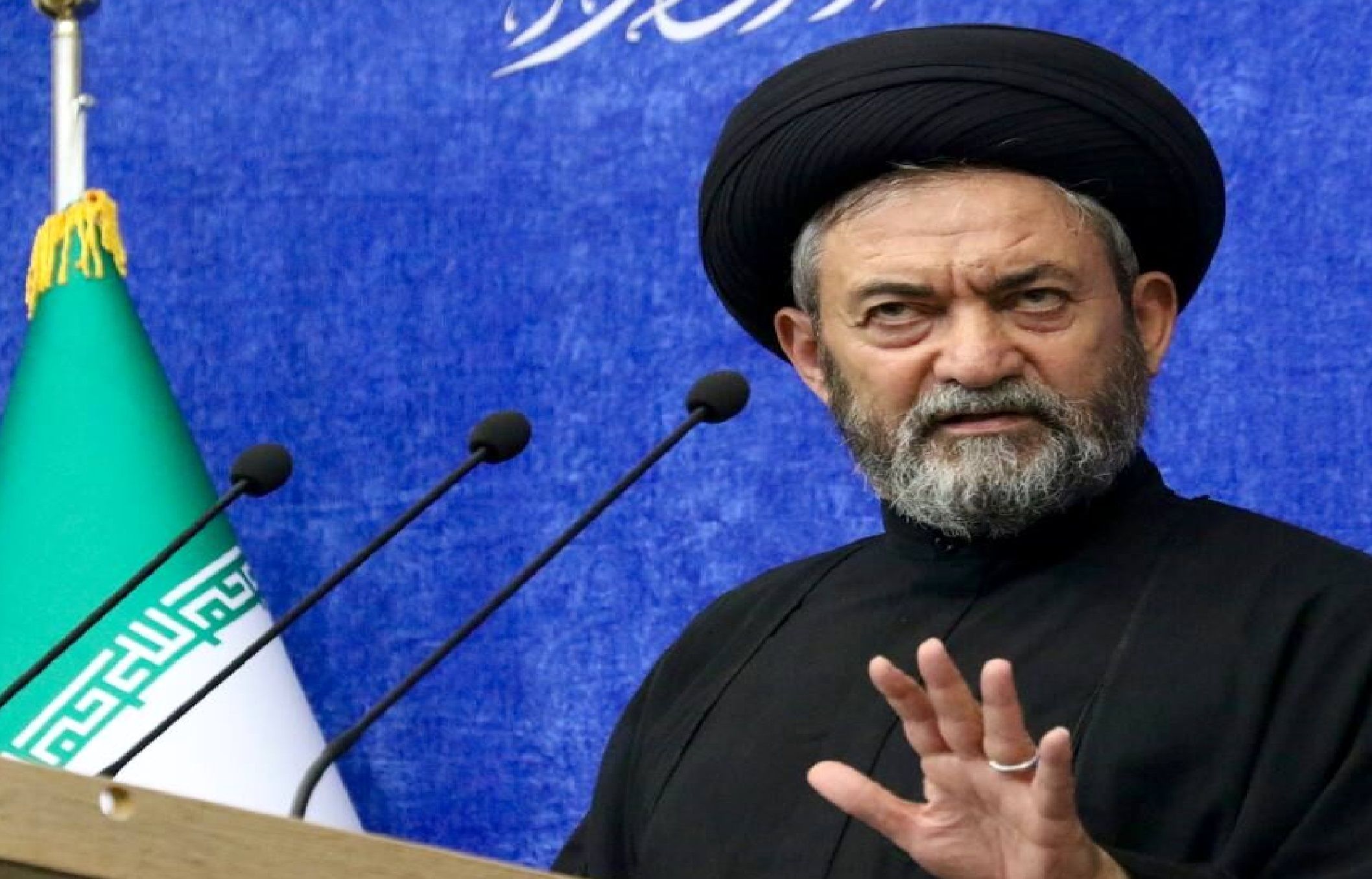 درخواست یک امام جمعه از کشورهای اسلامی / یک ماه لوله های نفت را ببندید