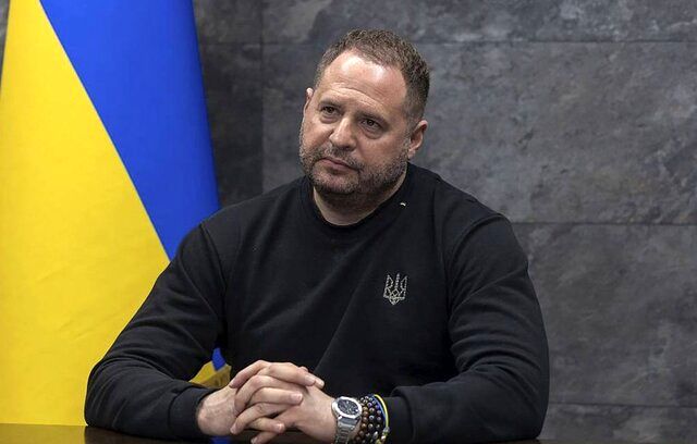 ماموران به دفتر چهره نزدیک به زلنسکی یورش بردند