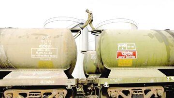 نفت ایران و ونزوئلا؛ گزینه‌های مردودی بازار هند شدند/ چرا دهلی قراردادهای نفتی اش با روسیه را لغو کرد و به سمت آمریکا رفت؟